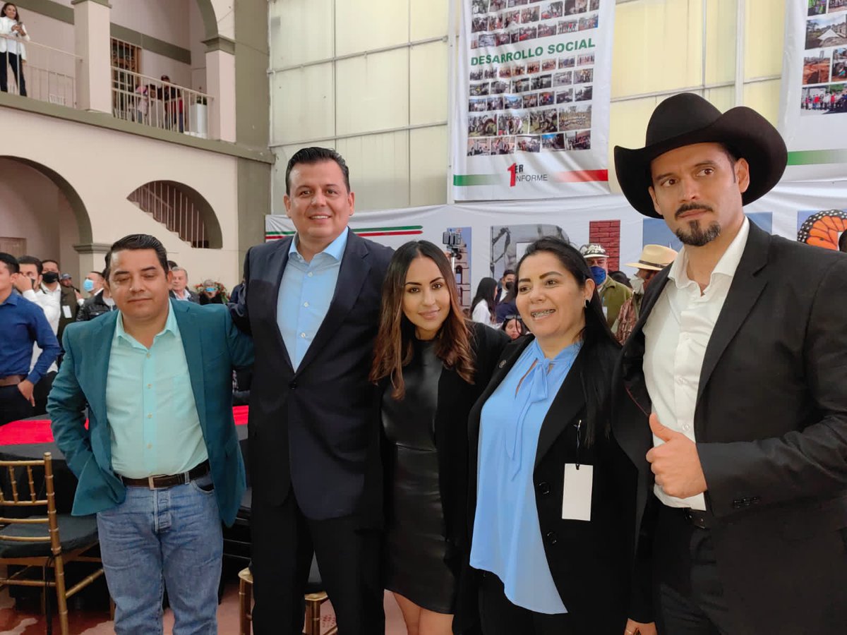 El municipio de #Irimbo rinde cuentas a sus ciudadanos bajo la dirección de nuestro amigo Alcalde el Dr. Fernando Palomino Andrade, en su 𝟭.𝗲𝗿 𝗜𝗻𝗳𝗼𝗿𝗺𝗲 𝗱𝗲 𝗚𝗼𝗯𝗶𝗲𝗿𝗻𝗼. En donde con gran gusto coincidí con nuestro amigo <a href="/MemoValenciaR/">Guillermo Valencia</a> Presidente del CDE <a href="/CDEPRIMICH/">PRI Michoacán</a>