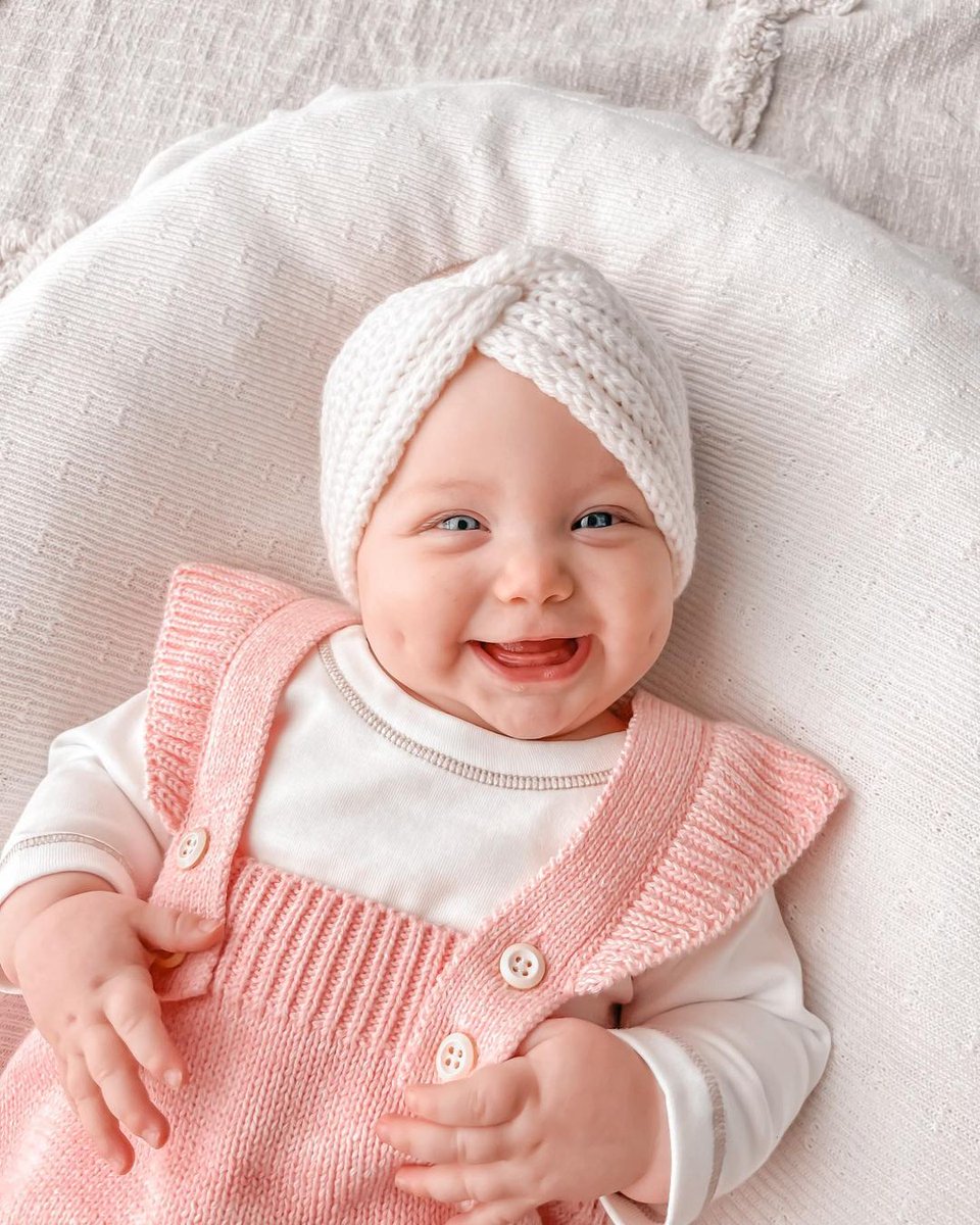 jacknjill's tweet photo. So cute we can't cope! #JnJSundaySmiles 💕
#Repost thanks to @wrenmae_
"HER SMILE 🥺❤️‍🔥
My obsession is real 🙌🏼"
 #uniteinmotherhood #naturalparenting #toddlerdays #naturalkidsproducts #oralcareforkids #kidsteeth #kidssmile https://t.co/Z11IHITqcg