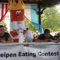 CurtisSChin's tweet photo. #USA 🇺🇸 #Wisconsin
And a shout-out to all the contestants in this year’s #LuxFest #treipen-eating contest. Treipen?! Yes, I had to google it…👉https://t.co/7gfav8XIEE #träipen #bloodsausage
#heritage 🇱🇺🇺🇸
More via #Luxembourg American Cultural Society👉https://t.co/2qRWPI15El https://t.co/5Vm7h6FEr8