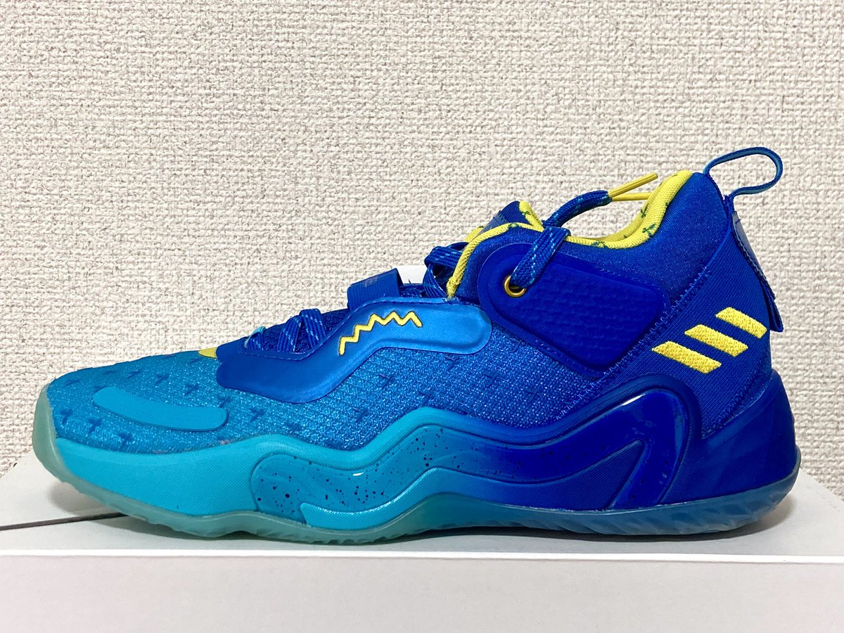 OhtakiM's tweet photo. 開封の儀!
ZOZOSHOESへ感謝申し上げます‼️
ありがとうございます‼️
一足目‼️
adidas D.O.N. Issue 3(TIME IN NINJA)
サイズ 27.5cm
アプリ内で検索してお手頃値段なので選択しました‼️
届いてから、コラボモデルと気付きました😅
青色が爽やか✨
#adidas
#DONIssue3 https://t.co/cG1iC22hkB