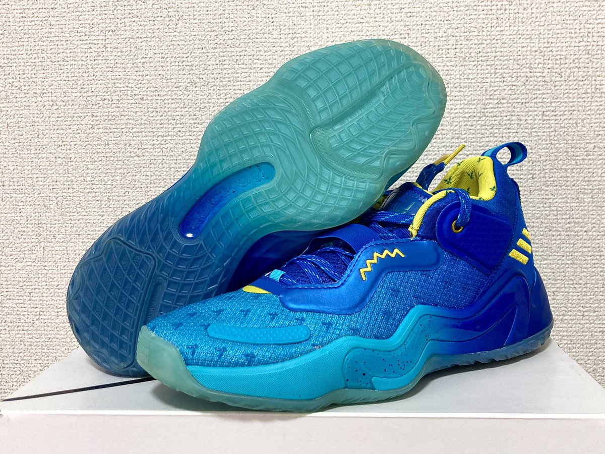 OhtakiM's tweet photo. 開封の儀!
ZOZOSHOESへ感謝申し上げます‼️
ありがとうございます‼️
一足目‼️
adidas D.O.N. Issue 3(TIME IN NINJA)
サイズ 27.5cm
アプリ内で検索してお手頃値段なので選択しました‼️
届いてから、コラボモデルと気付きました😅
青色が爽やか✨
#adidas
#DONIssue3 https://t.co/cG1iC22hkB