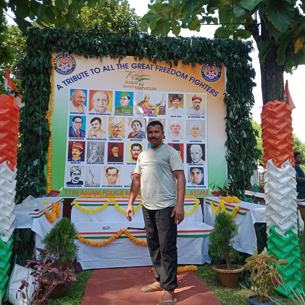MOHAMME82620488's tweet photo. A TRIBUTE TO ALL THE GREAT FREEDOM FIGHTERS
HAR GHAR TIRANGA
11TH AP BN DERGAON
#AzadiKaAmritMahotsav
#HarGharTiranga
#HarGharTirangaAssam
@PMOIndia
@HMOIndia
@MinOfCultureGoI
@CMOfficeAssam
@himantabiswa
@DGPAssamPolice
@assampolice
@commandant11th1 https://t.co/wsWMeOGllF