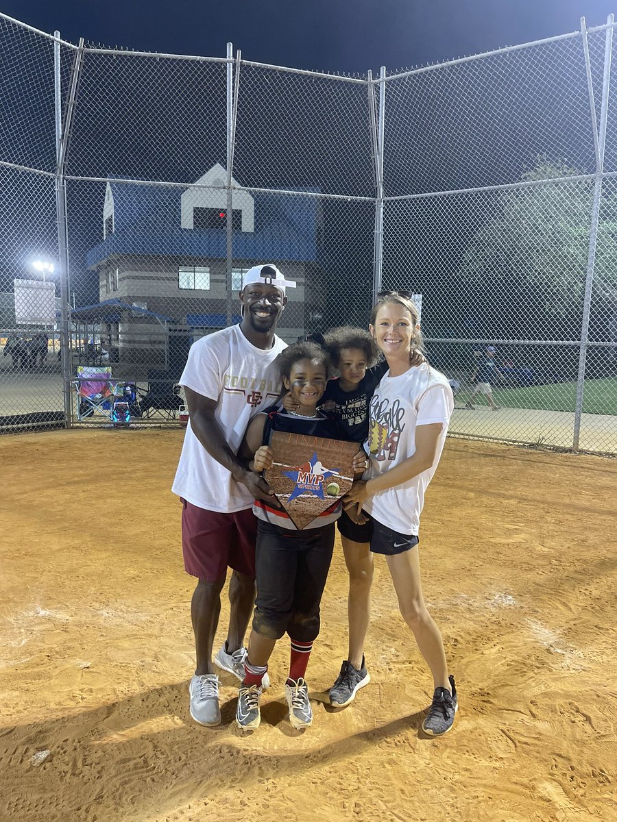 TheJustinAlbert's tweet photo. And just like that Jayla got her a championship ring 💍 🥎 #RunsintheBlood 🩸 https://t.co/cMzWFNPjzF