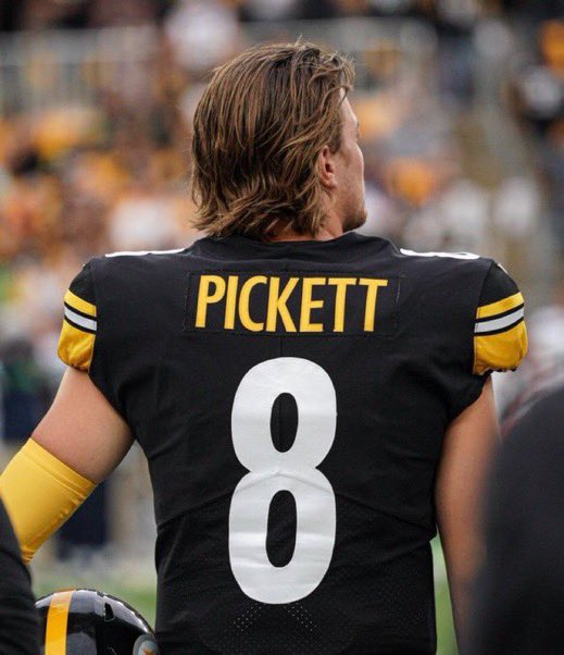 PPP_Christian's tweet photo. #Steelers QB Kenny Pickett produced a 132.6 passer rating in his preseason debut - higher than any other rookie in the last 30 years (min. 10 pass attempts). 

The #Pickettsburgh era is here. https://t.co/ZcBIIe4Lcg