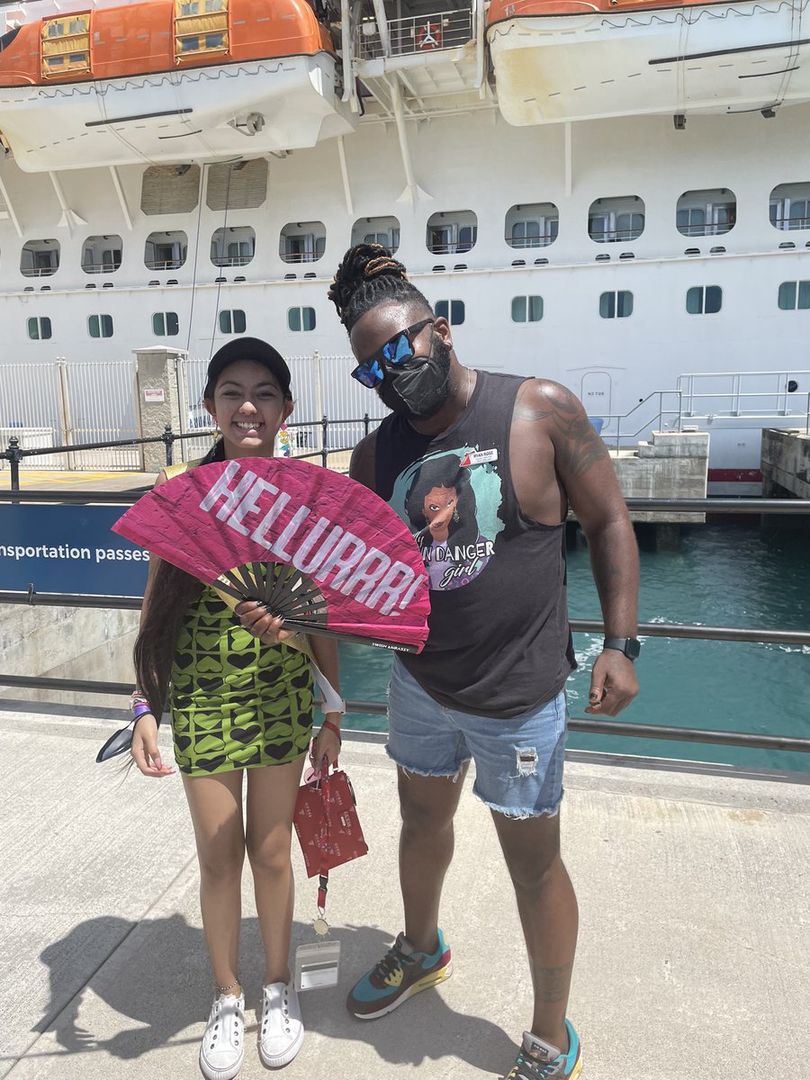 Mezaun1's tweet photo. Awesome cruise director Ryan Rose! #ryanrose #carnivalcruise #carnivalmagic https://t.co/UTggdi39Y0