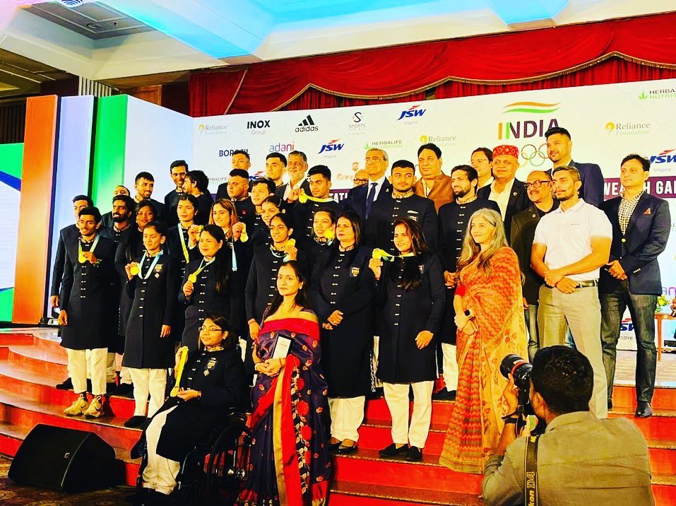 nancyjain5's tweet photo. Smiles for gold, congratulations team India #CWG2022 #CWGIndia2022 https://t.co/QcVNaWiAK1