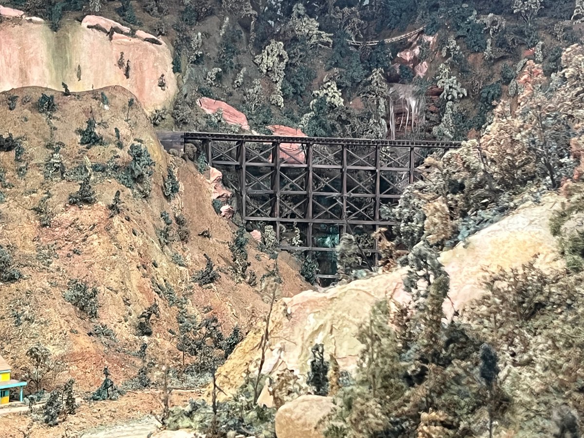 RSME1948's tweet photo. Here’s some shots of our O Gauge 2 rail layout. Come and see it in operation on September 11th! https://t.co/WQetEz3gAQ
