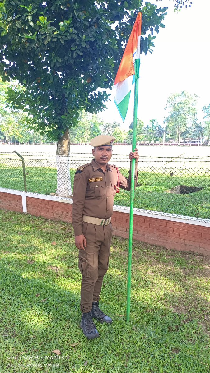 MoniramNamadas's tweet photo. Mere ghar meh tiranga,11th A.P bn dergaon,golaghat 
#AzadiKaAmritMahotsav
#HarGharTiranga
#HarGharTirangaAssam
@PMOIndia
@HMOIndia
@MinOfCultureGoI
@CMOfficeAssam
@himantabiswa
@DGPAssamPolice
@assampolice
@commandant11th1 https://t.co/FpINMTGnxi