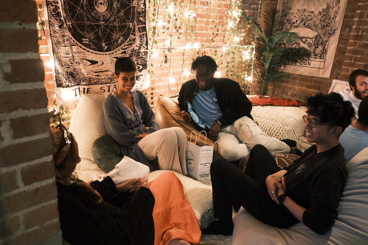 thesfcommons's tweet photo. 1) Last night we officially had our soft launch for founding members of The Commons!✨ 

We may be a physical space yes, but what we really are is a container for humans w/ shared values of playful curiosity, kindness, and earnestness towards exploring their inner-outer worlds 🔭 https://t.co/KkMZ7ecNLi