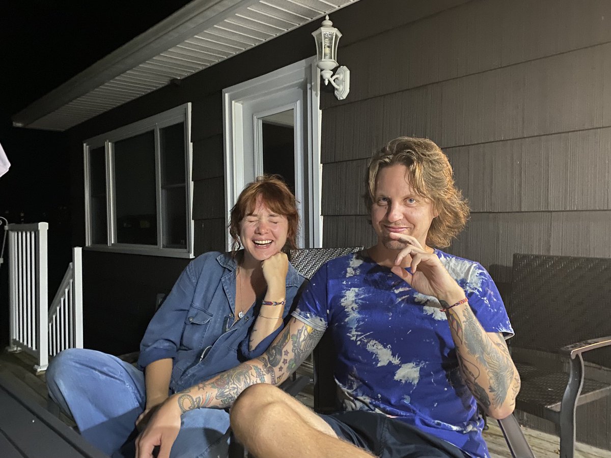 JonesSheri's tweet photo. Oh my god! Got to hang out with @GraceEllRussell and Matt for the first time in FOREVER!! Such a treat. #beautifulinblue https://t.co/WRPcSXU6Yl