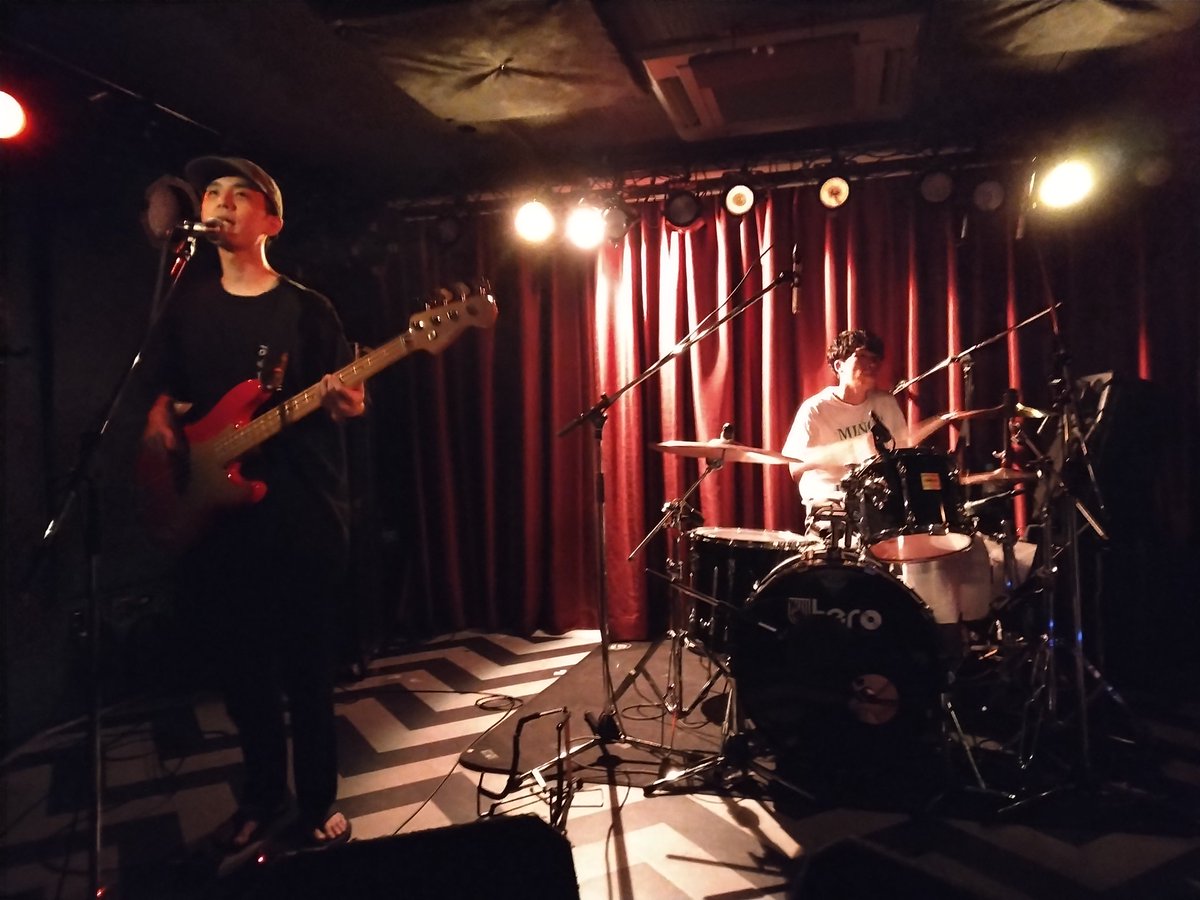 Higekoh's tweet photo. ���らがYOUND
久しぶりのスリーピース最高だよ
#YOUND
#福岡UTERO https://t.co/wUGxDsmFhD