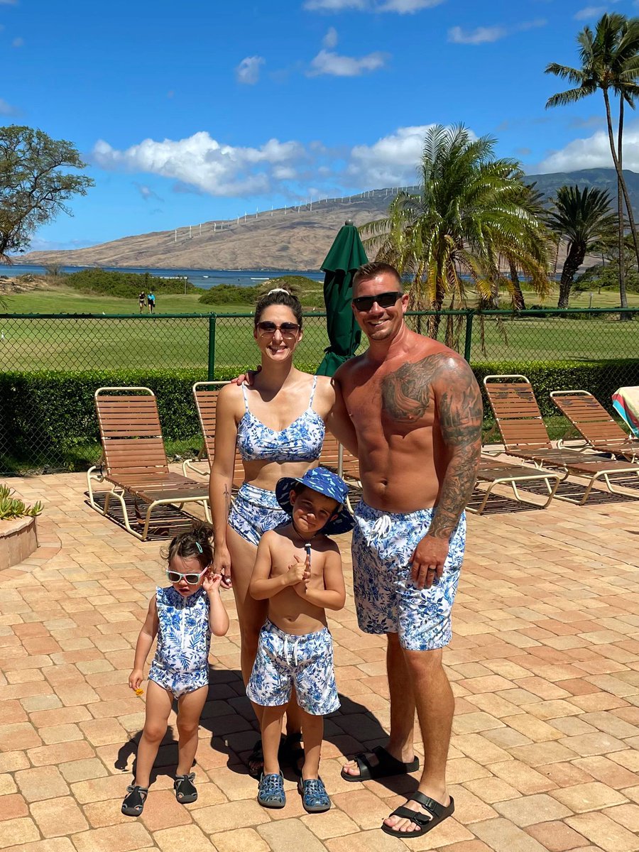 Matching swim suits!

#Maui #WritingCommunity #AuthorsOfTwitter