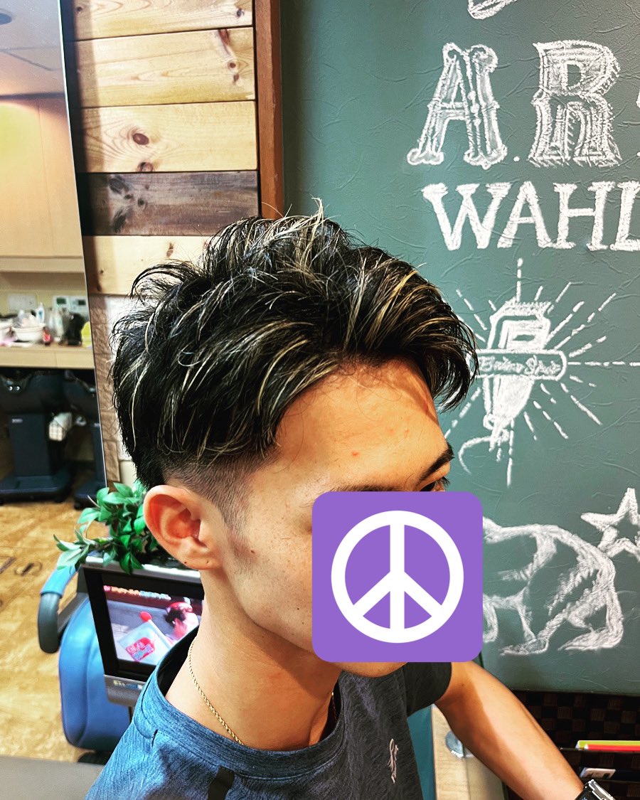 ART73842321's tweet photo. カット＋金メッシュ（ブリーチ2回）
¥8800
1回だと¥6500

#barbershop 
#メンズメッシュ
#メンズハイライト
#フェードカット
#金メッシュ
#立川barber
#メンズショート https://t.co/CSaYQ9hNF9