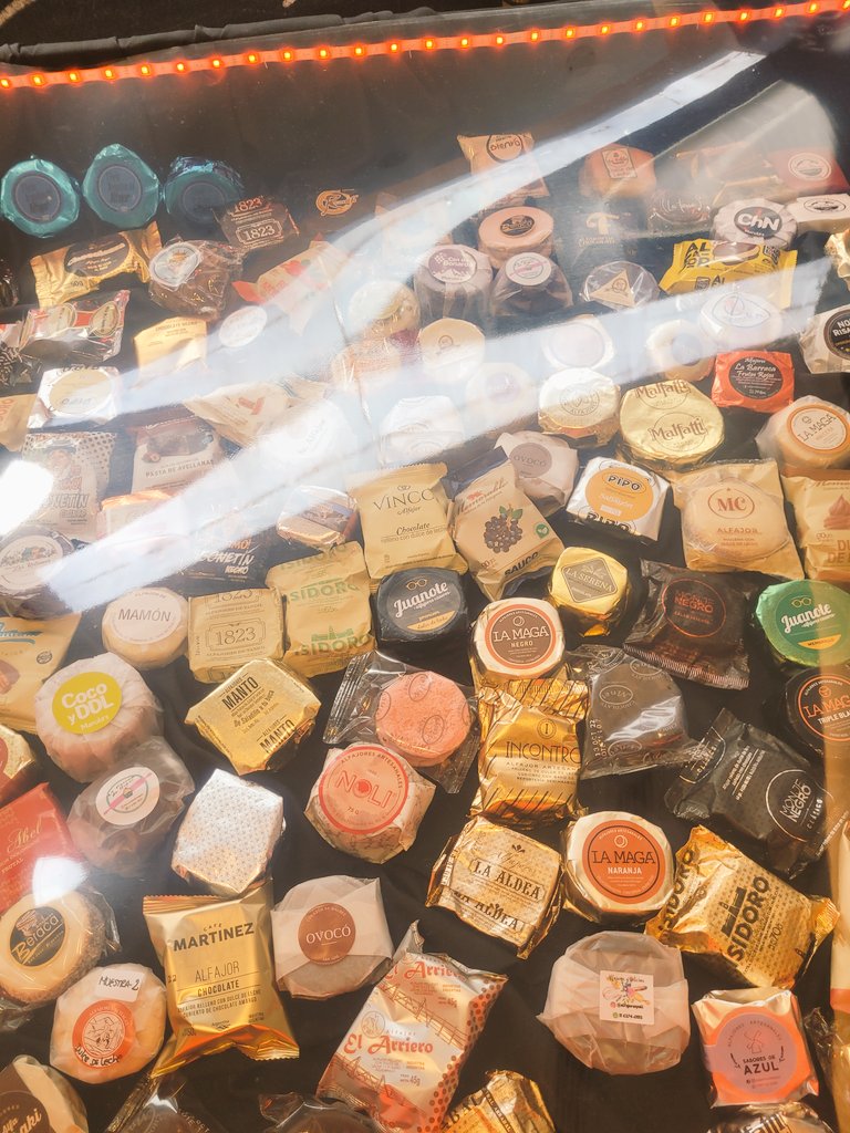 Gabyfleu's tweet photo. Primer Mundial del alfajor en Buenos Aires 2022. El próximo año será en la Rural. https://t.co/nHnAw1HGa0