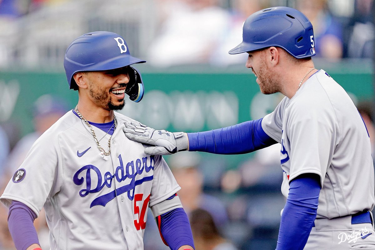 Dodgers's tweet photo. 12 WINS IN A ROW. https://t.co/8AUYxL0FcJ