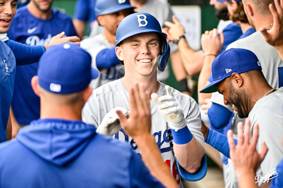 Dodgers's tweet photo. 12 WINS IN A ROW. https://t.co/8AUYxL0FcJ