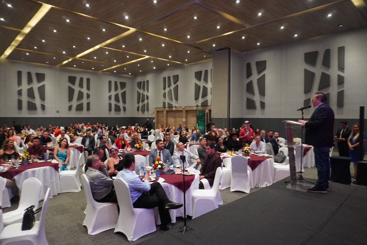 Sindicatos Unidos con México Moderno tweet media