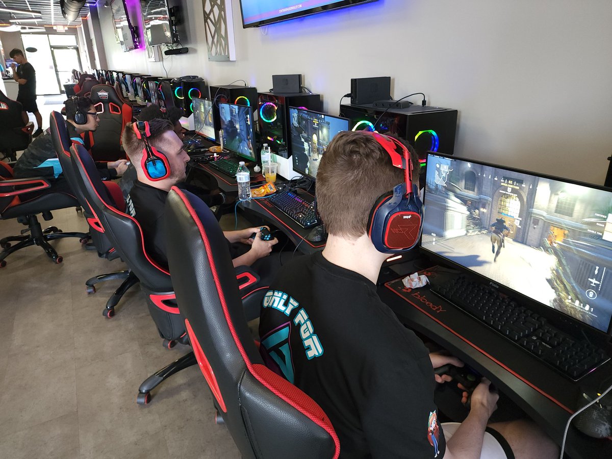 TheGamersClubNY's tweet photo. The finals is set! We will face @JoshFleez and co for the 3rd time today for the gold! One. More. Series.

It's demon time 😈

@DessieLoso 😈
@CrazieViews 😈
@Apexcitys 😈
@Risky631 😈

#BeElite #OnlyForTheElite https://t.co/FzgmZM5tgn
