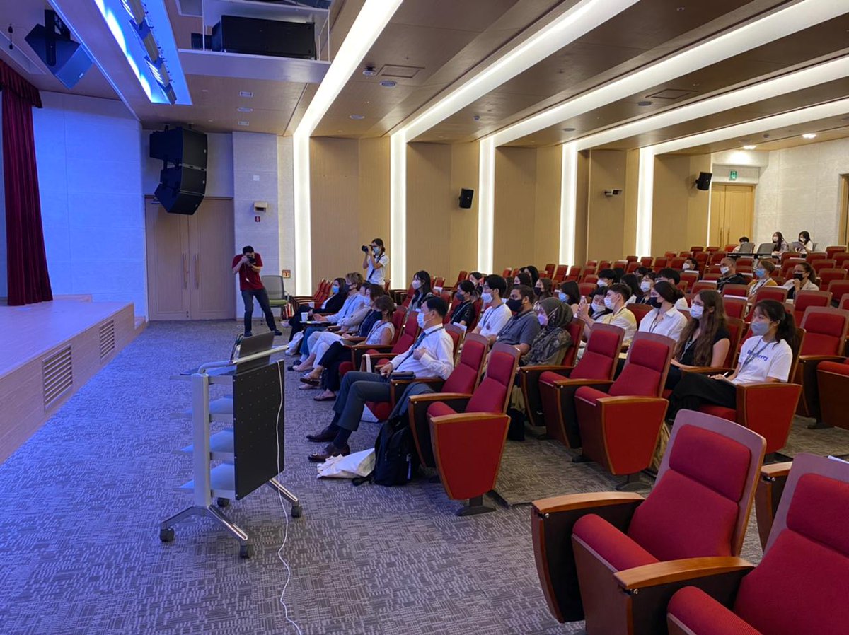 We were just live on the <a href="/SGAC/">SGAC</a> YouTube Channel with Dr. Soyeon Yi <a href="/MsCoolAstro/">Dr. Soyeon Yi</a> 🚀

youtube.com/c/spacegenerat…

#OurGiantLeapHackathon Day 1