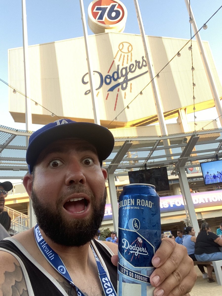 __FrankieV's tweet photo. Who even run’s a race to celebrate their birthday??
This guy does apparently 🥴😂🥵
Starting my last year of my 20’s on a good note lol
Cheers! 😁🤙🏽🍻
#LADFrun #Hello29 https://t.co/A1cMewMZxT