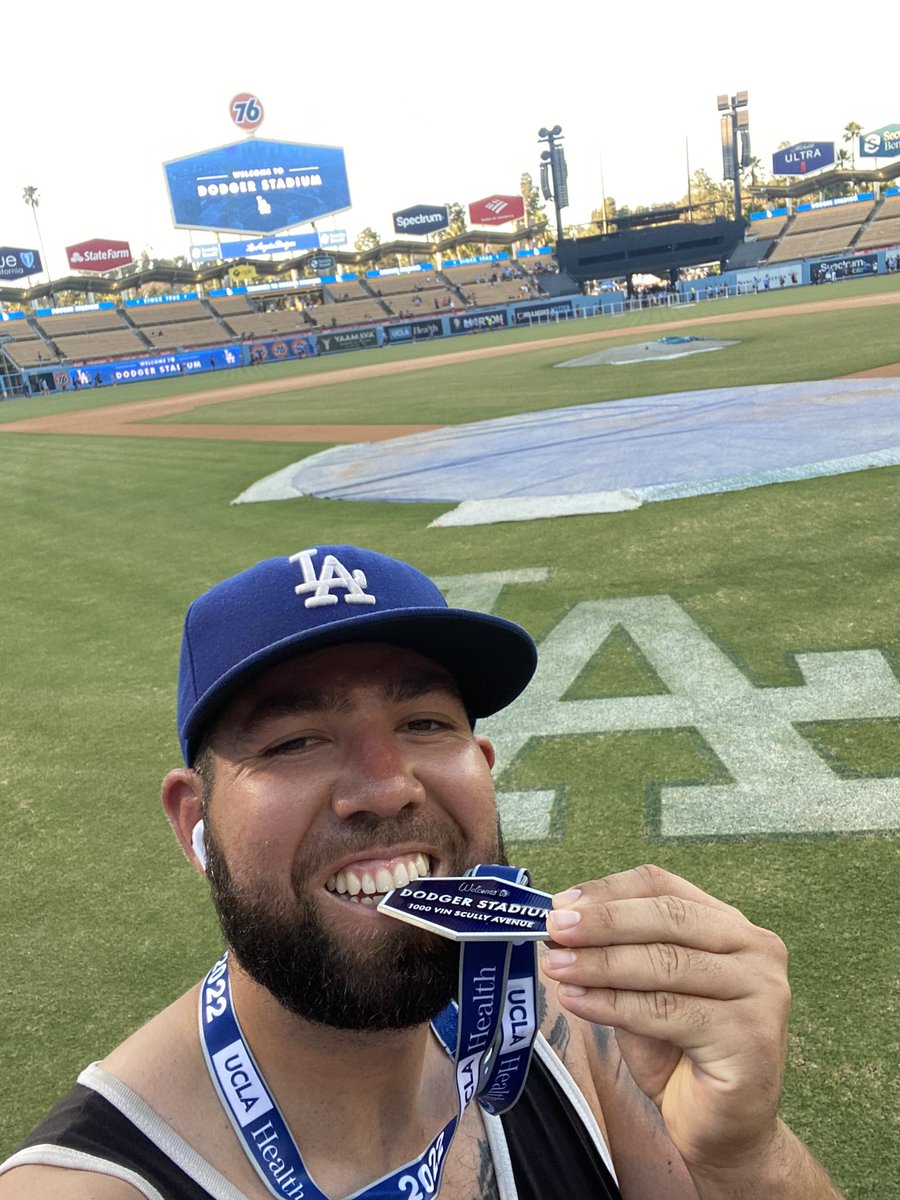 __FrankieV's tweet photo. Who even run’s a race to celebrate their birthday??
This guy does apparently 🥴😂🥵
Starting my last year of my 20’s on a good note lol
Cheers! 😁🤙🏽🍻
#LADFrun #Hello29 https://t.co/A1cMewMZxT
