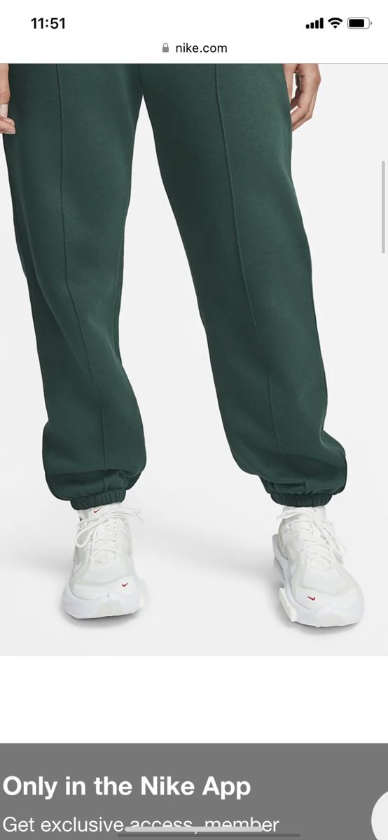 izzybeli's tweet photo. @Nike what are these shoes?? I can’t find them anywhere and they’re so cute! https://t.co/9BkNAC2f4h