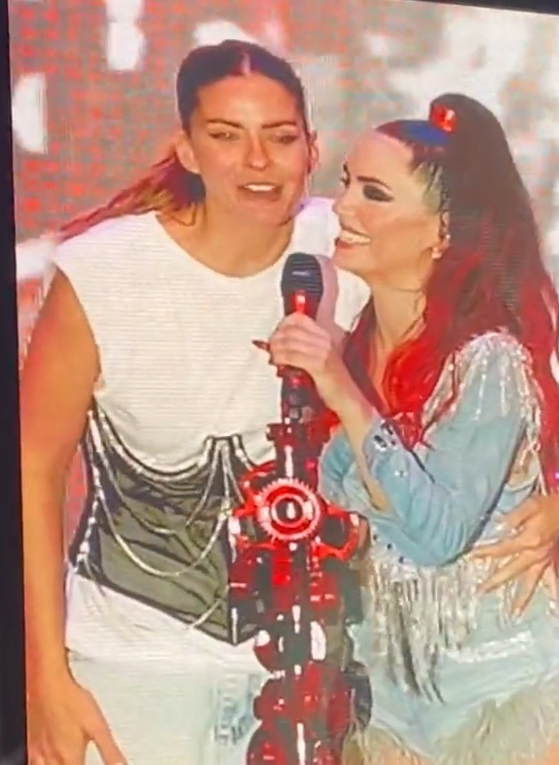 laliter_inlove's tweet photo. Si las amo más exploto🥺💜 #laleuge https://t.co/4n3KbPVvQw
