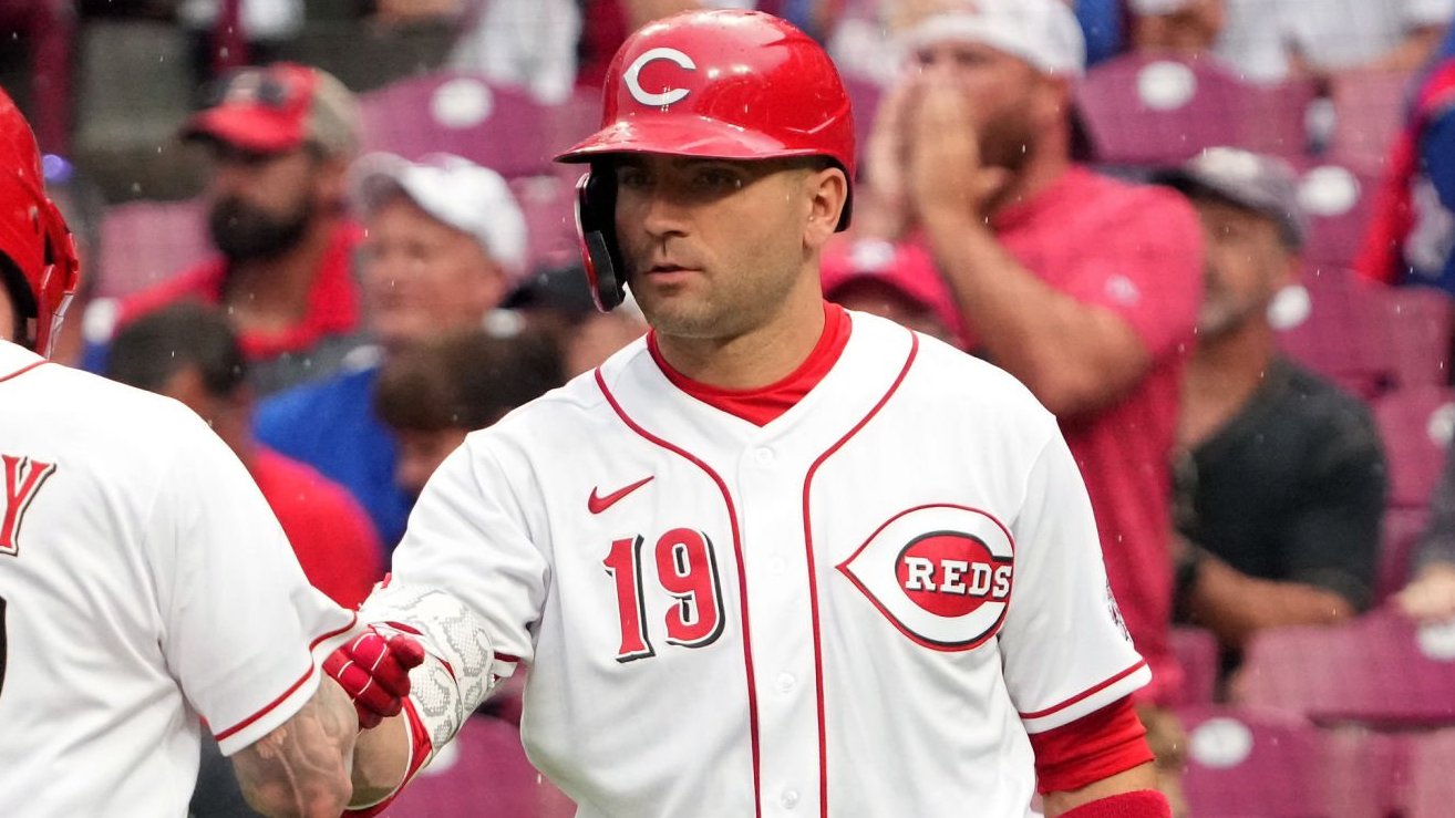 StatsCentre on Twitter: Most career games by a Canadian-born player in MLB  history: 1988- Joey Votto (Taking part in a @Reds loss against the Cubs  tonight) 1988- Larry Walker 1895- Matt Stairs