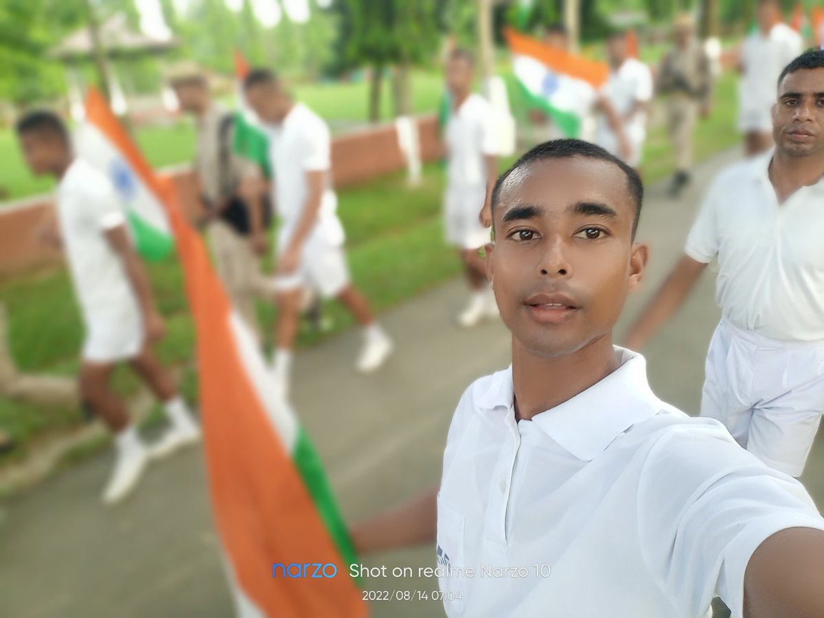 ALOKESHBARMAN15's tweet photo. Mere hath mai tiranga,11th apbn dergaon 🇮🇳
#AzadiKaAmritMahotsav
#HarGharTiranga
#HarGharTirangaAssam
@PMOIndia
@HMOIndia
@MinOfCultureGoI
@CMOfficeAssam
@himantabiswa
@DGPAssamPolice
@assampolice
@commandant11th1 https://t.co/0gOFVS6LKI