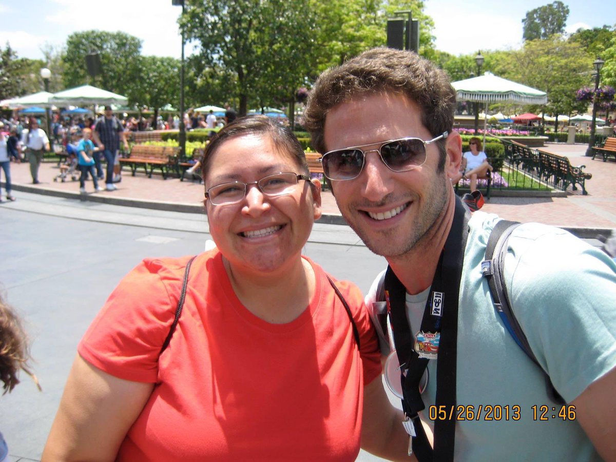 sortiz_42's tweet photo. That one time, 9 years ago today, in Disneyland when I ran into @markfeuerstein. He was kind enough to snap a quick picture before heading off to his next adventure. #royalpains #hankmed π https://t.co/806F0wQdy8