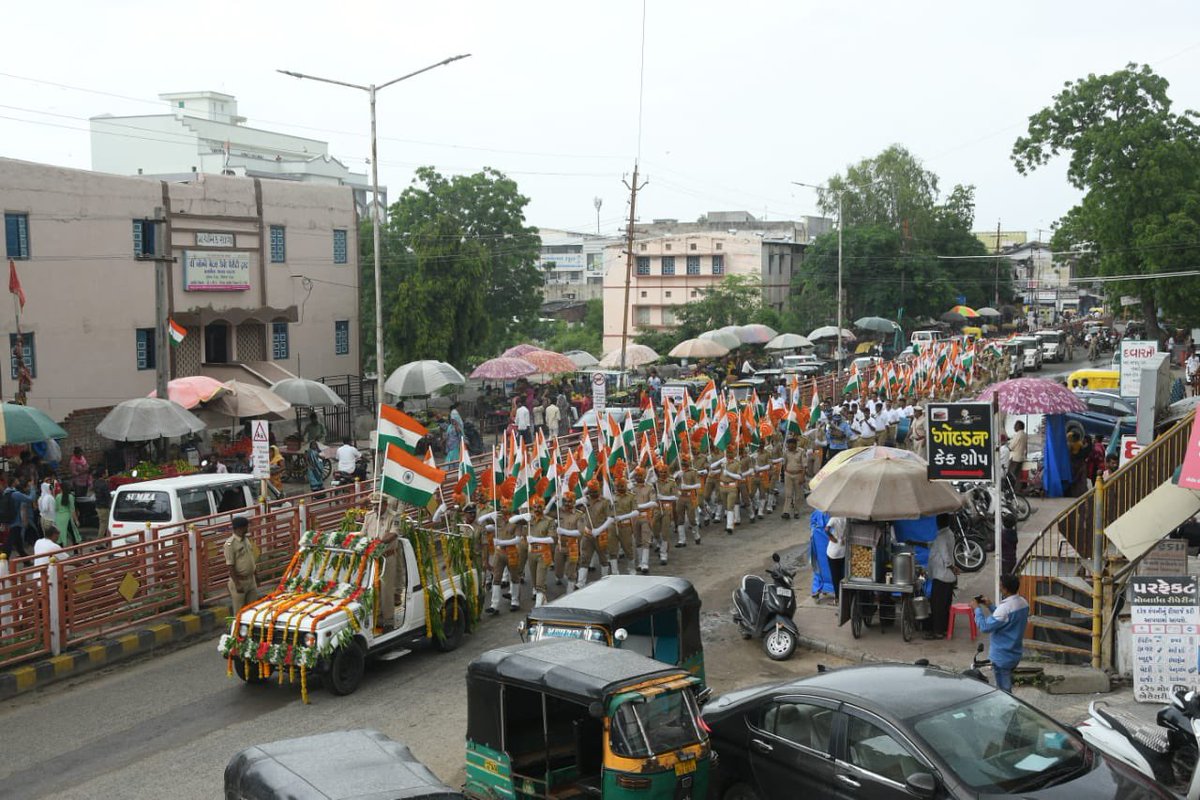 SP_Patan's tweet photo. આઝાદી કા અમૃતમહોત્સવ અંતર્ગત પાટણ જિલ્લા પોલીસ દ્વારા તિરંગા પરેડનું આયોજન કરવામાં આવ્યું. #HarGharTiranga #IndiaAt75   #AzadiKaAmritMahotsava #IndependenceDay2022 @Bhupendrapbjp @sanghaviharsh @dgpgujarat @CMOGuj https://t.co/LhpEuTD0t2