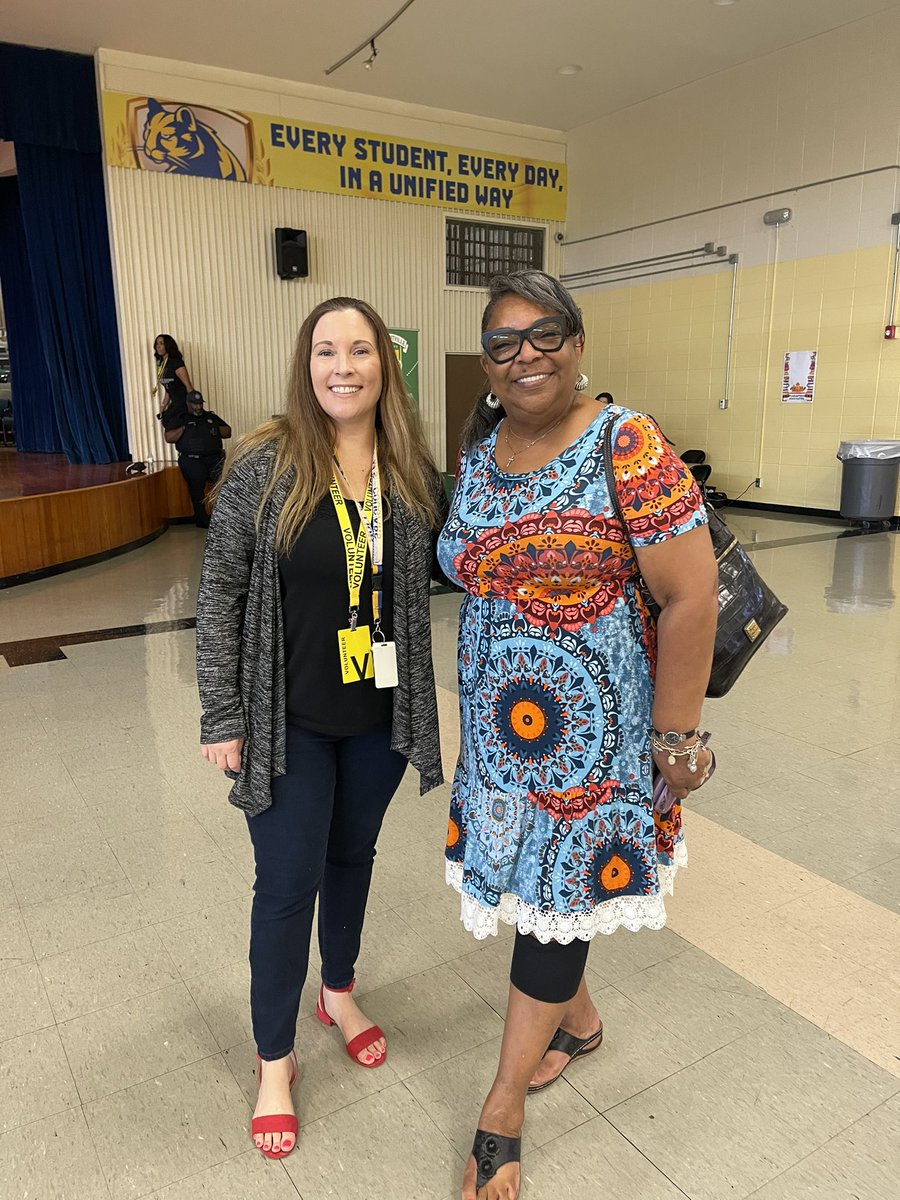 HollandHISD's tweet photo. We truly appreciate the support from @KathyBlueford and @TechAcosta for taking time to visit @HollandHISD and show support! I am overly grateful for for the barbers, vendors, and especially @Sheis_MsKLewis for all you did to give to our families. @HISDMiddleSchls @Garibaldi3HISD https://t.co/xtRRYpHSi6