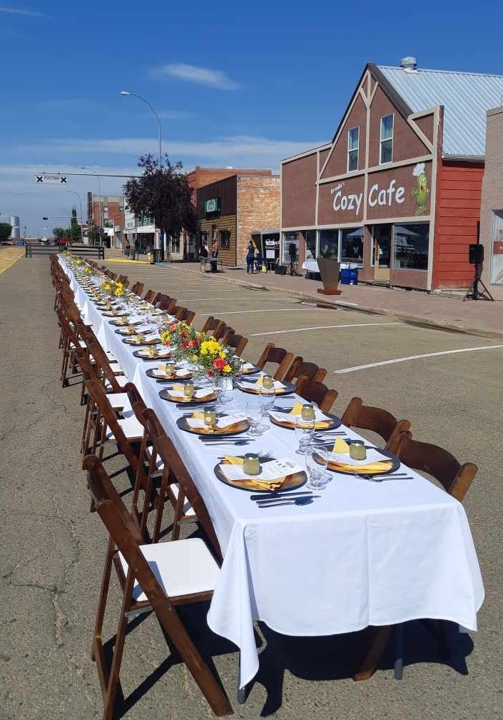 Back40distill's tweet photo. Enjoying Taste of the Heartland in Stettler tonight!

#stettler #longtabledinner #tasteoftheheartland #supportlocal #craftdistillery https://t.co/fgoEwru1Px