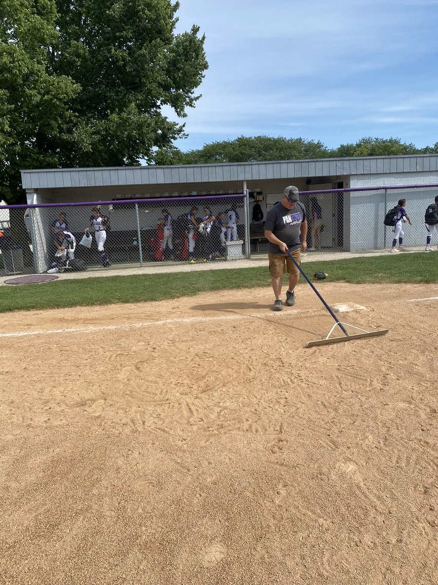 MantenoSoftball's tweet photo. 💜🥎 A great day at the Manteno Invite. 10 teams, 15 games &amp; good softball. Thanks to all the Panther Parents for taking care of the 💎’s  &amp; selling 🌭🥤, oh &amp; supporting your 👧. 3-0 on the day, 1 seed for brackets next Sat. @MantenoMSsports @ica_softball @TDJsports @NeuColton https://t.co/yvg8I9i0tm