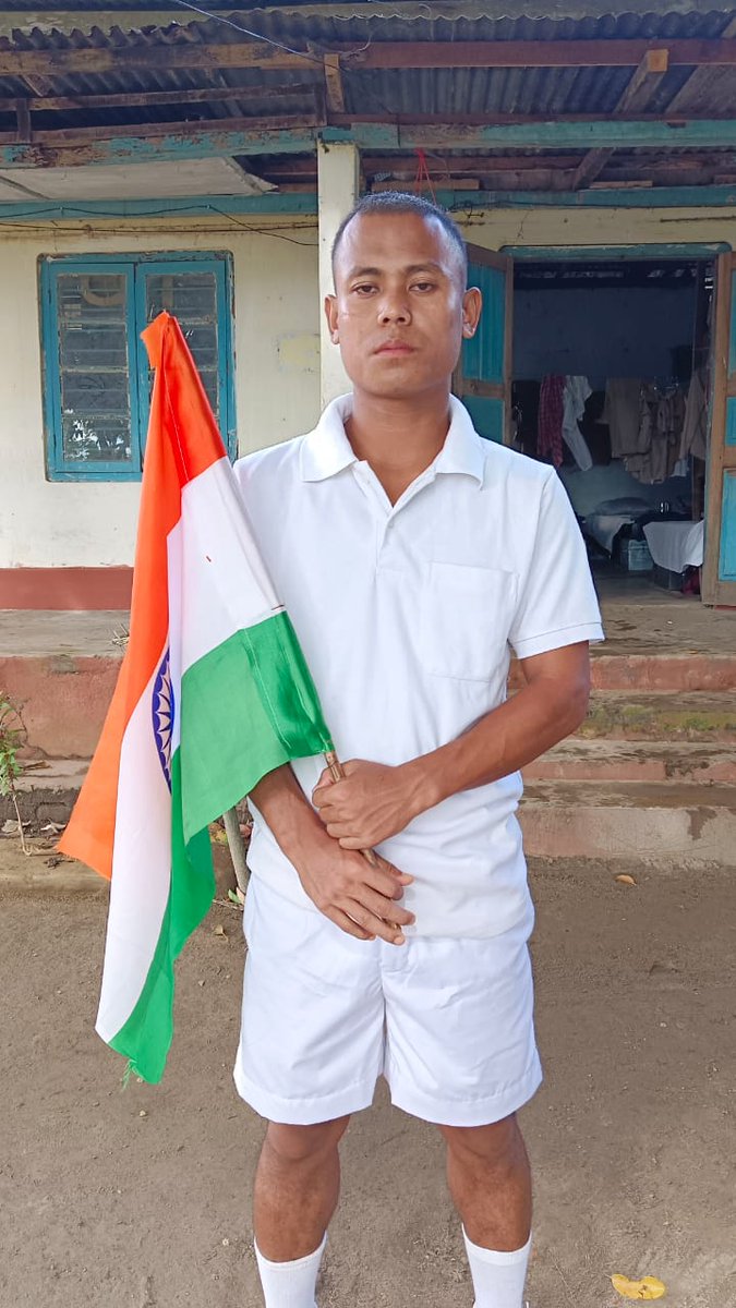 RahulRa65525925's tweet photo. Mere hath mai tiranga. 11 APBN Dergaon#AzadiKaAmritMahotsav
#HarGharTiranga
#HarGharTirangaAssam
@PMOIndia
@HMOIndia
@MinOfCultureGoI
@CMOfficeAssam
@himantabiswa
@DGPAssamPolice
@assampolice
@commandant11th1 https://t.co/3EhtF2mrSJ