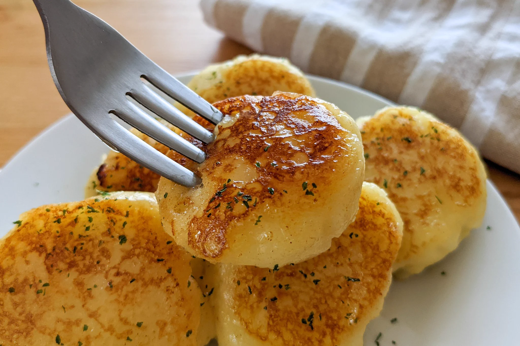 朝食やおやつにおすすめな一品。はちみつの香りがじゃがいもと合う「無上のハニーチーズいももち」