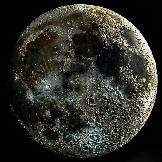 SubRosaMagick's tweet photo. A sharp image of our 4.5 billion year old #Moon 
📸 Captured by amateur astronomer Andrew McCarthy.
#MondayVibes #MoonDay https://t.co/KrfFm4uuHa