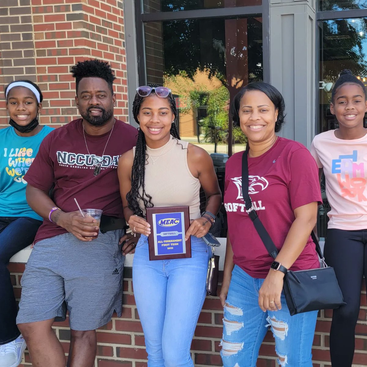 bluv325's tweet photo. Had a Good time with the Lady Eagles Back to School Brunch!! Looking forward to this 2023 season!! 🥎🥎🐓🧇 #42JDawg #42RobinsonThang @jadavis2025 @NccuSoftball #DavisGals #DavisAthletes @Brycetosaucy 🏈🏀 https://t.co/XVzLm2sITQ