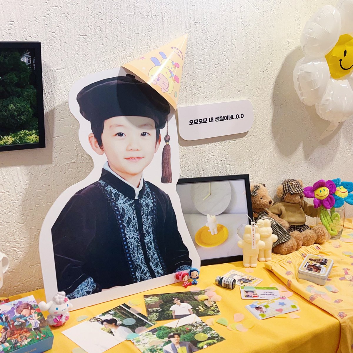 itsnanaday813's tweet photo. 𝗜𝘁'𝘀 𝗡𝗔𝗡𝗔 𝗧𝗼𝗱𝗮𝘆! 

♡ ⋆⁺ ☾⋆⁺₊⋆ ♡̷̷̷ ⋆⁺₊⋆ ☾⋆⁺

-

𝗗𝗮𝘆 𝟯

ෆ 이벤트 마지막날 카페 오픈했습니다. 마지막날까지 잘 부탁드립니다!!
ෆ 오늘은 오후 6시 마감입니다. 방문 시 참고해주세요!
ෆ 액자 당첨자 분들은 5:30 - 6:00 까지 방문해주세요 

-

#Its_NANA_today https://t.co/LWRSSyKxZu