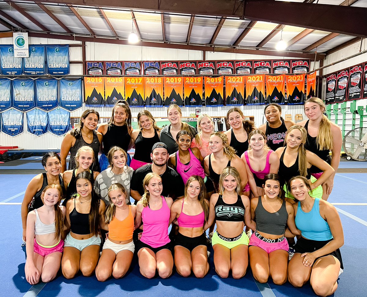 Choreography Day 1 with the wonderful <a href="/blakearcher_/">Blake Archer</a> ! 🔌