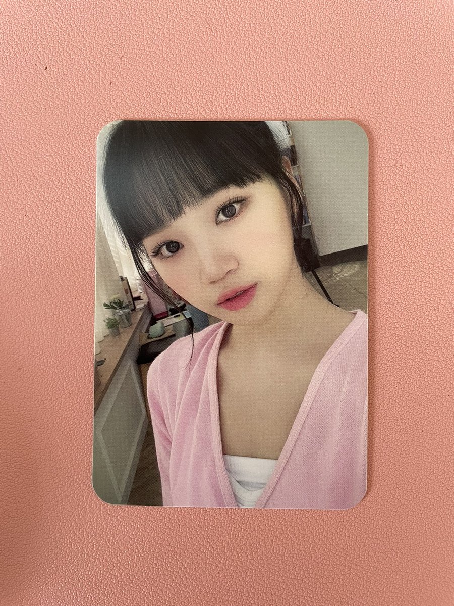 ssamachiii's tweet photo. [💌] ╰☆╮ * happy mail! #dangzmail 

hello @aivemails ! finally chaewon dicon arrived just now and she’s VEEERYYYYY PRETTYYYYY IRL 🥹🥹🥹 the packaging is v pretty as well ! thank u so much for the smooth transaction and for the cute freebies !! <33

   — #aivemails https://t.co/MV2Rodb8Qm