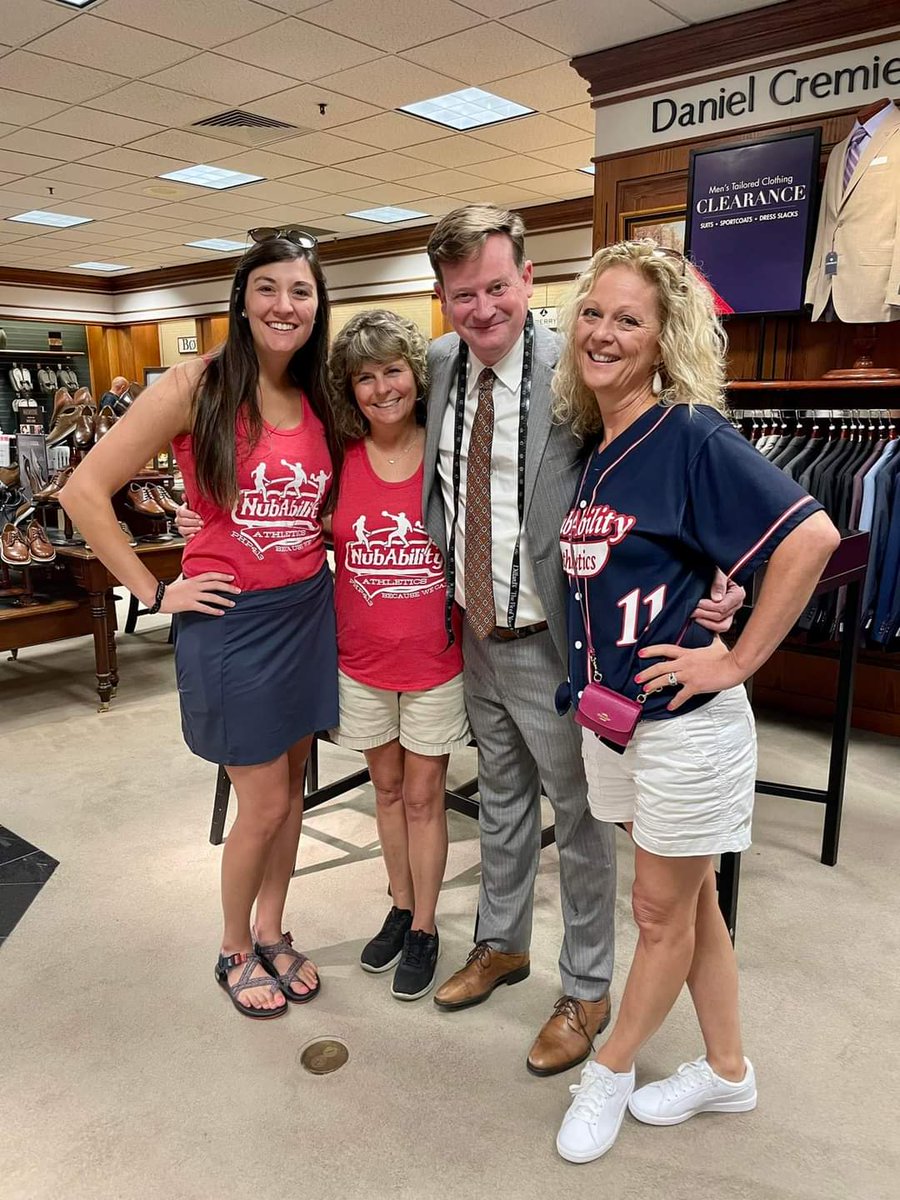 97 Dillard's from Ohio to Montana raised $24,000 4 NubAbility Athletics Friday w/the Kendra Scott 3Q fundraiser. It started @ Marion &amp; the store w/the smallest Kendra Scott inventory raised the most money. That's Marion. That's Southern Illinois. #southernillinois #marionil