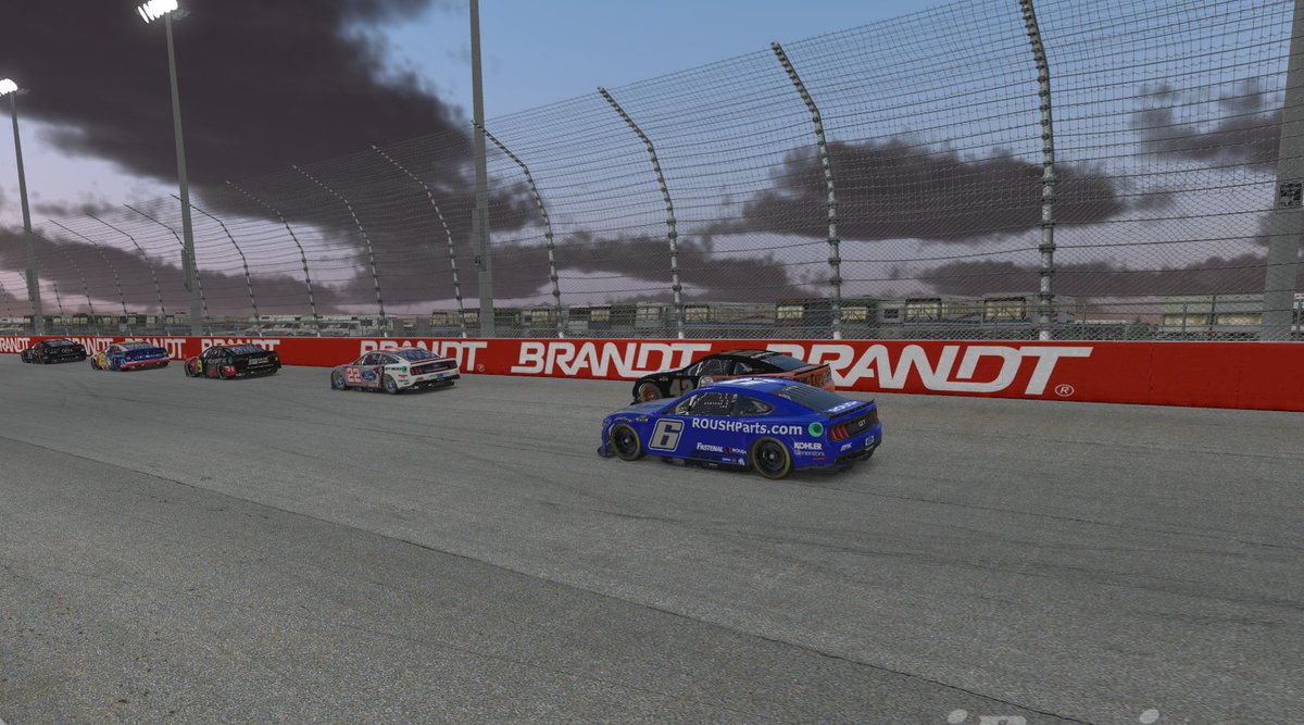 EliteCupRacing's tweet photo. Wow what a race for @ChicagolndSpdwy , congrats to the winner @xEvo1ut1on . Thanks to @213simwear for the great broadcast and thanks to everyone who showed up and or watched . Thanks from @EliteCupRacing ☮️💕🤟 https://t.co/gpJL73UEZb