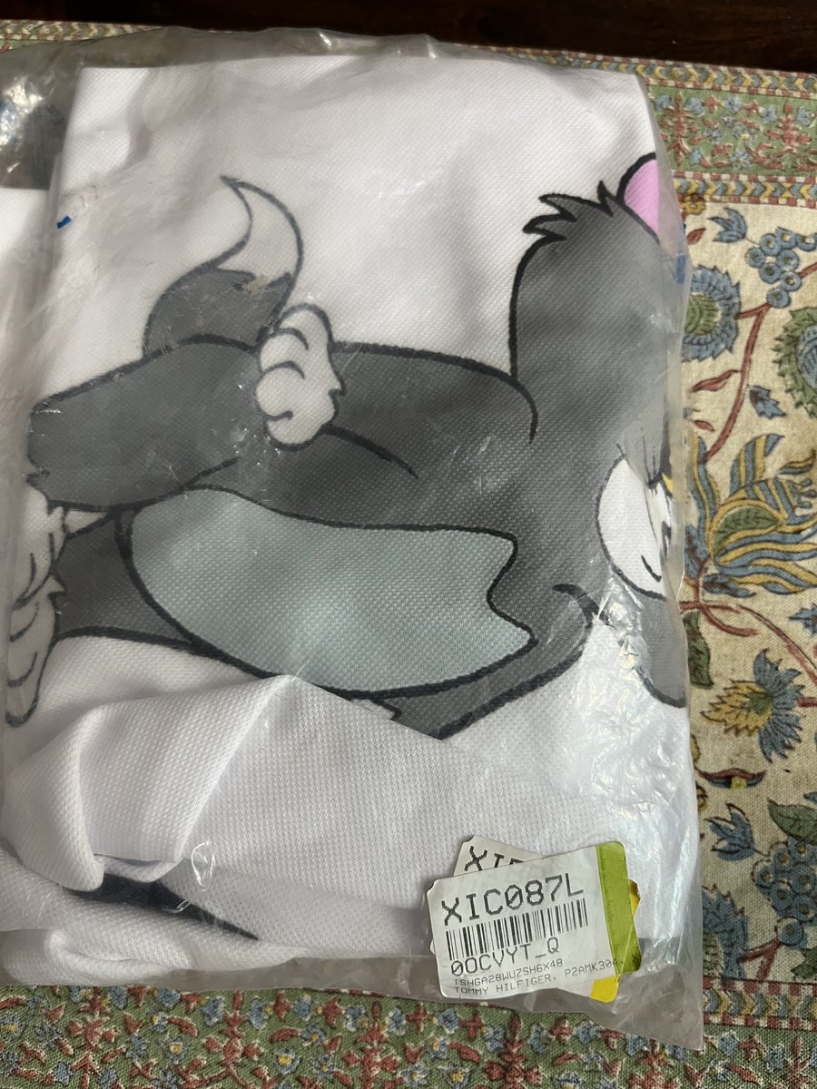 SumitSaxena81's tweet photo. @flipkartsupport OD225661053590878000 this my order id. Also attached the pictures of the wrong product https://t.co/7wBpuZUOVF