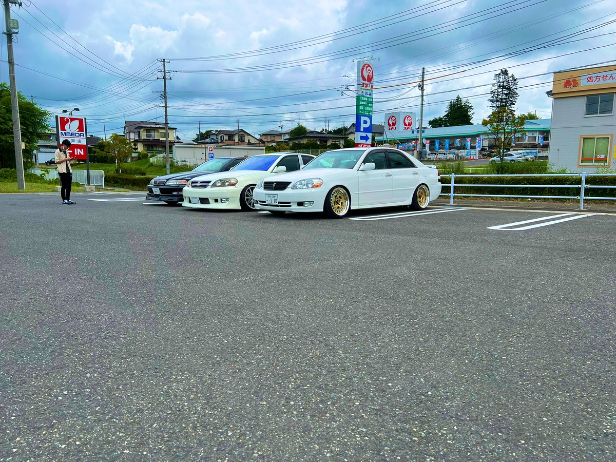 Kren4343's tweet photo. 青森でマークII！
エアロないだけでこの差笑笑
カッコ良すぎました！ https://t.co/FcOeJ9E5TU