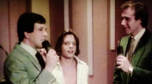 instagram.com/p/ChOTsELFA4H/… Sábado 13 de agosto de 1983. Primer show de #LuisMiguel en Luna Park a beneficio del Hospital de Niños <a href="/LMXLM/">Luis Miguel</a>  #39aniversario
