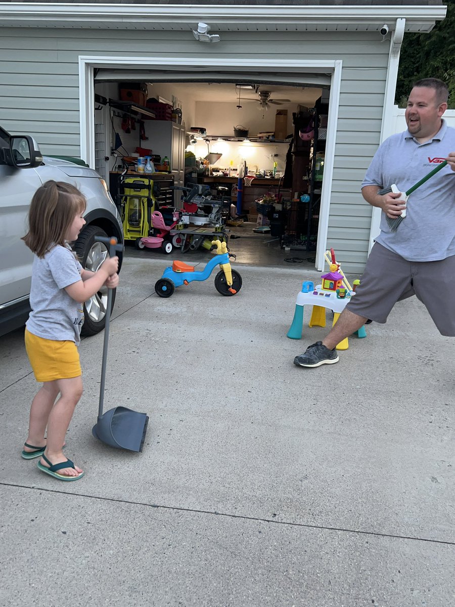 OriolesChick's tweet photo. @marcuslemonis I would love to treat my husband to a weekend away with our kiddos! He works hard nonstop to provide for our family and even when he's exhausted finds time to play. Allowing him to enjoy some family time without the stress of supporting it would be amazing! 💜#KindnesswithMarcus https://t.co/sDSL9gfOVw