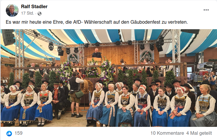 Infoticker_PA's tweet image. Die Erde brennt, Inflation und Gaskrise halten unsere Gedanken im Bann, #donotlookup trendet ... und Ralf Stadler, MdL von der #AfD #Passau säuft sich bei einem  Volksfest nach dem anderen als geladener Fascho-VIP "für seine Wähler" die Welt schön. Danke für nichts, Niederbayern.