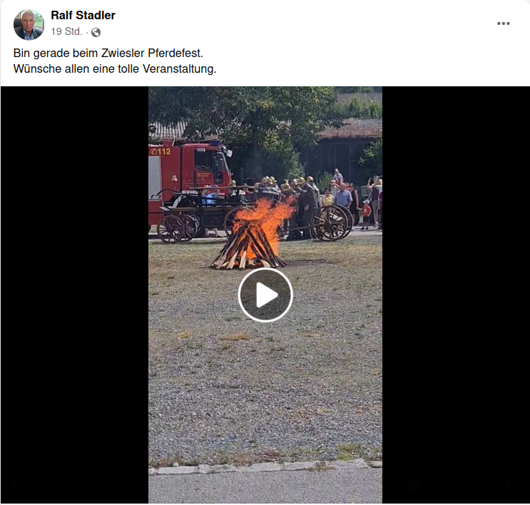 Infoticker_PA's tweet image. Die Erde brennt, Inflation und Gaskrise halten unsere Gedanken im Bann, #donotlookup trendet ... und Ralf Stadler, MdL von der #AfD #Passau säuft sich bei einem  Volksfest nach dem anderen als geladener Fascho-VIP "für seine Wähler" die Welt schön. Danke für nichts, Niederbayern.