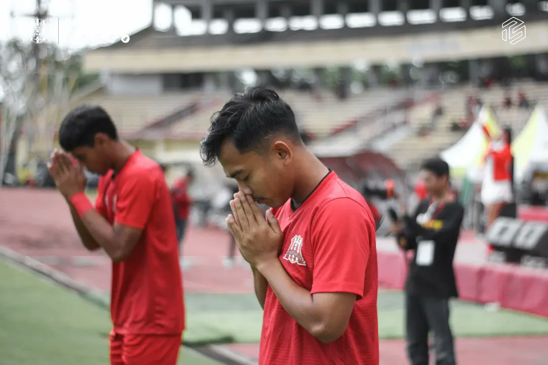 Deltras_FC's tweet photo. Warming Up, Game On🔥
#Deltras #WeFightStrong #IdentitaseDarjo #Deltamania #TheLobster #TeamLaunching #DinoeDeltras #UjiCoba #LagaUjiCoba #Sidoarjo #SidoarjoKota https://t.co/yXmWnVoByD